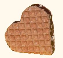 La gaufrette pour les amoureux : gaufrette en forme de cœur fourrée au chocolat et aux noisettes